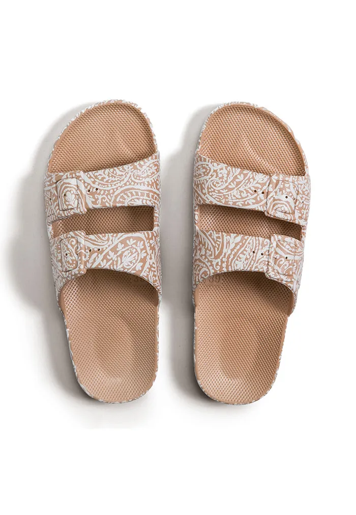 Freedom Moses Kash Camel Slides