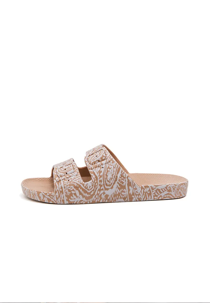 Freedom Moses Kash Camel Slides